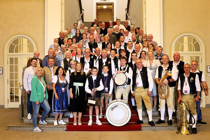 Gemeinsames Foto mit Staatsministerin Judith Gerlach, MdL Bild: CSU Fraktion im Bayerischen Landtag 