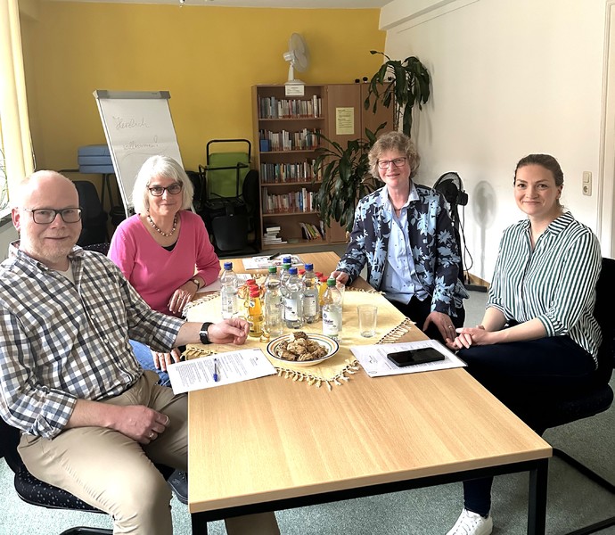 © Stimmkreisbüro Gerlach: StMin Judith Gerlach, MdL im Gespräch mit dem Team der TelefonSeelsorge Aschaffenburg