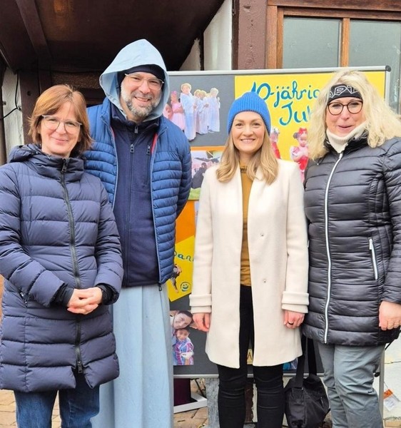 � Judith Gerlach: Besuch Sozialer Weihnachtsmarkt 2024