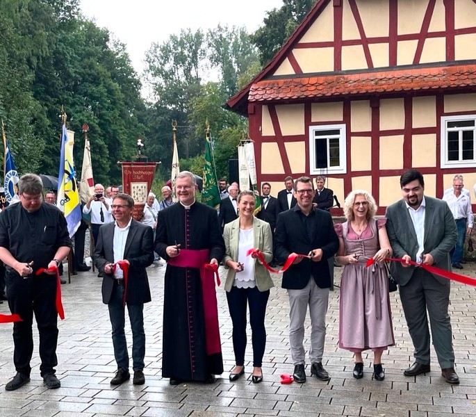 © Stimmkreisbüro: Einweihung Ölmühlenareal in Mömbris mit der Landtagsabgeordneten Judith Gerlach