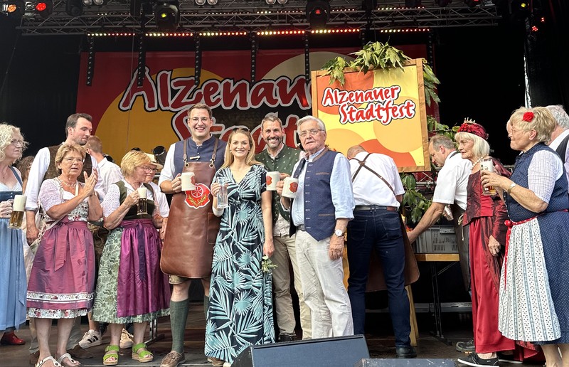 © Stimmkreisbüro: Eröffnung Stadtfest mit Judith Gerlach, MdL