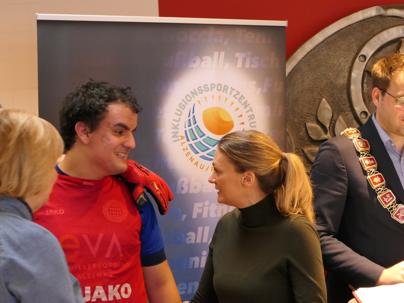 &copy; Stimmkreisb&uuml;ro Gerlach: Die Wiedersehensfreude mit Gesundheitsministerin Judith Gerlach, MdL ist gro&szlig; 